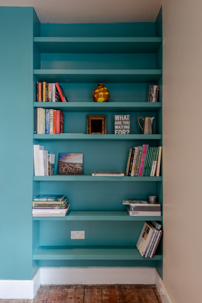 Lounge renovation - shelving